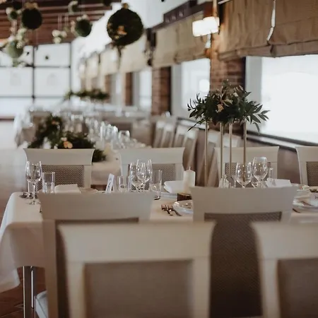 Hotel Trzy Podkowy Biskupiec (Nowe Miasto)