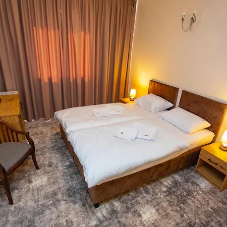 Trzy Podkowy Hotel 3*