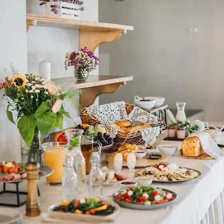 Trzy Podkowy Hotel Biskupiec (Nowe Miasto)