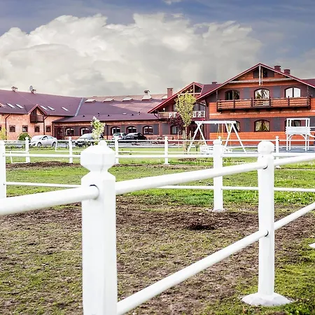 Trzy Podkowy Hotel 3*