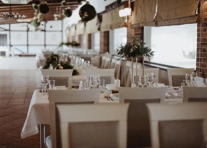 Hotel Trzy Podkowy Biskupiec (Nowe Miasto)
